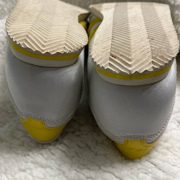Y2K Vintage Streetwear Sneakers White Leather w/ patent yellow accents size 7.5 - Picture 13 of 14